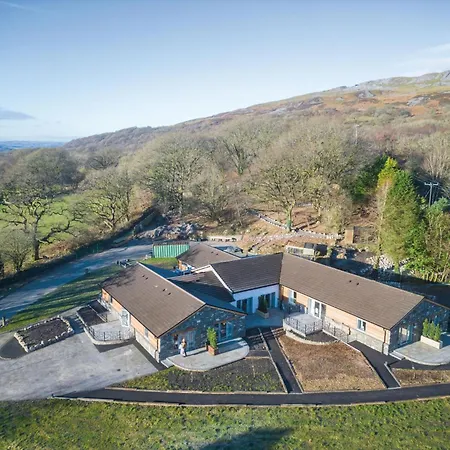 Suite 1 - Sleeping Giant Hotel - Pen Y Cae Inn Brecon Exterior photo