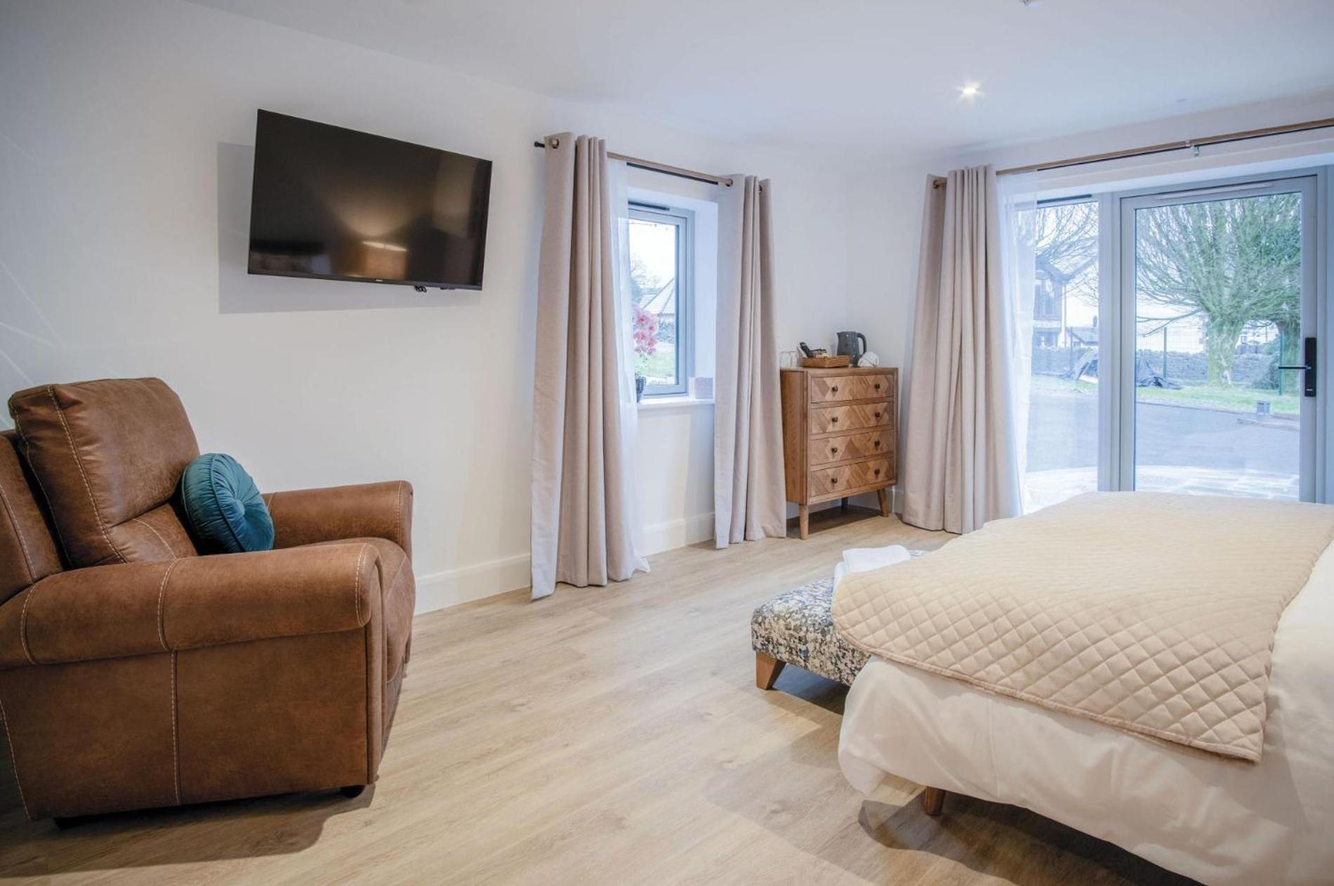 1 - Sleeping Giant - Pen Y Cae Apartment Brecon