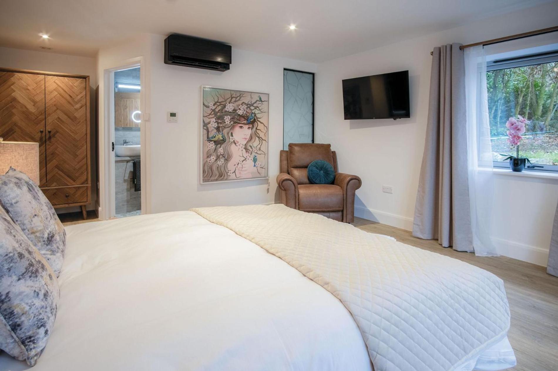 1 - Sleeping Giant - Pen Y Cae Apartment Brecon
